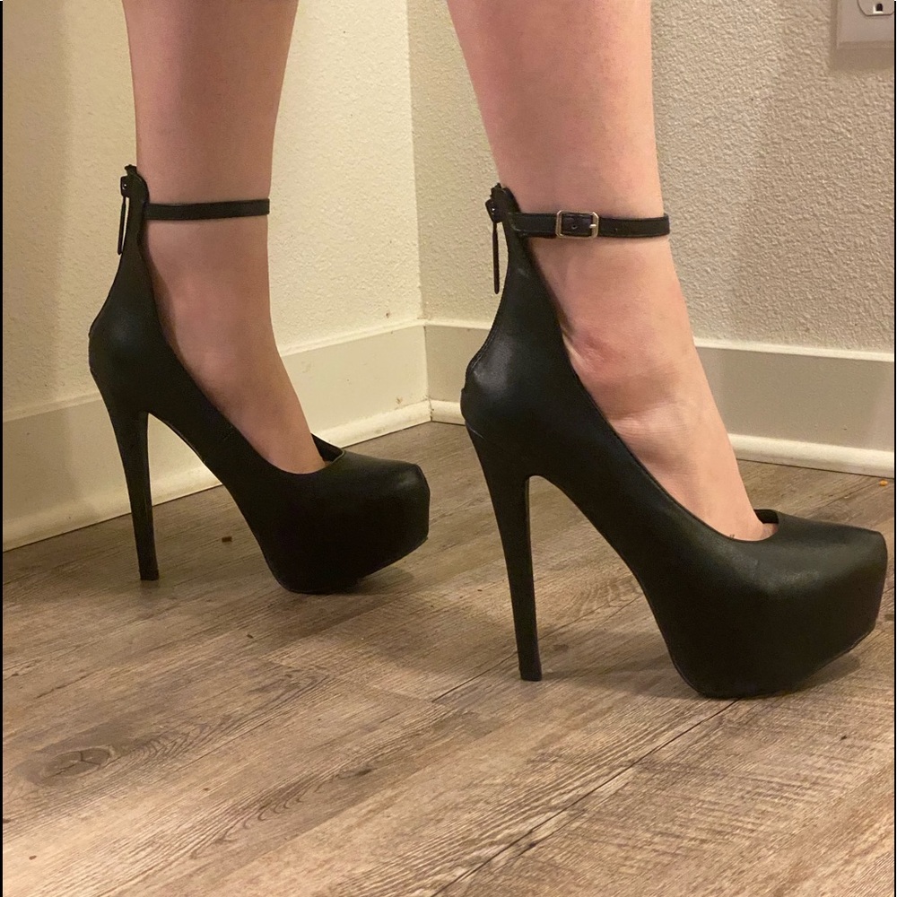 Black High heels Stilettos light use